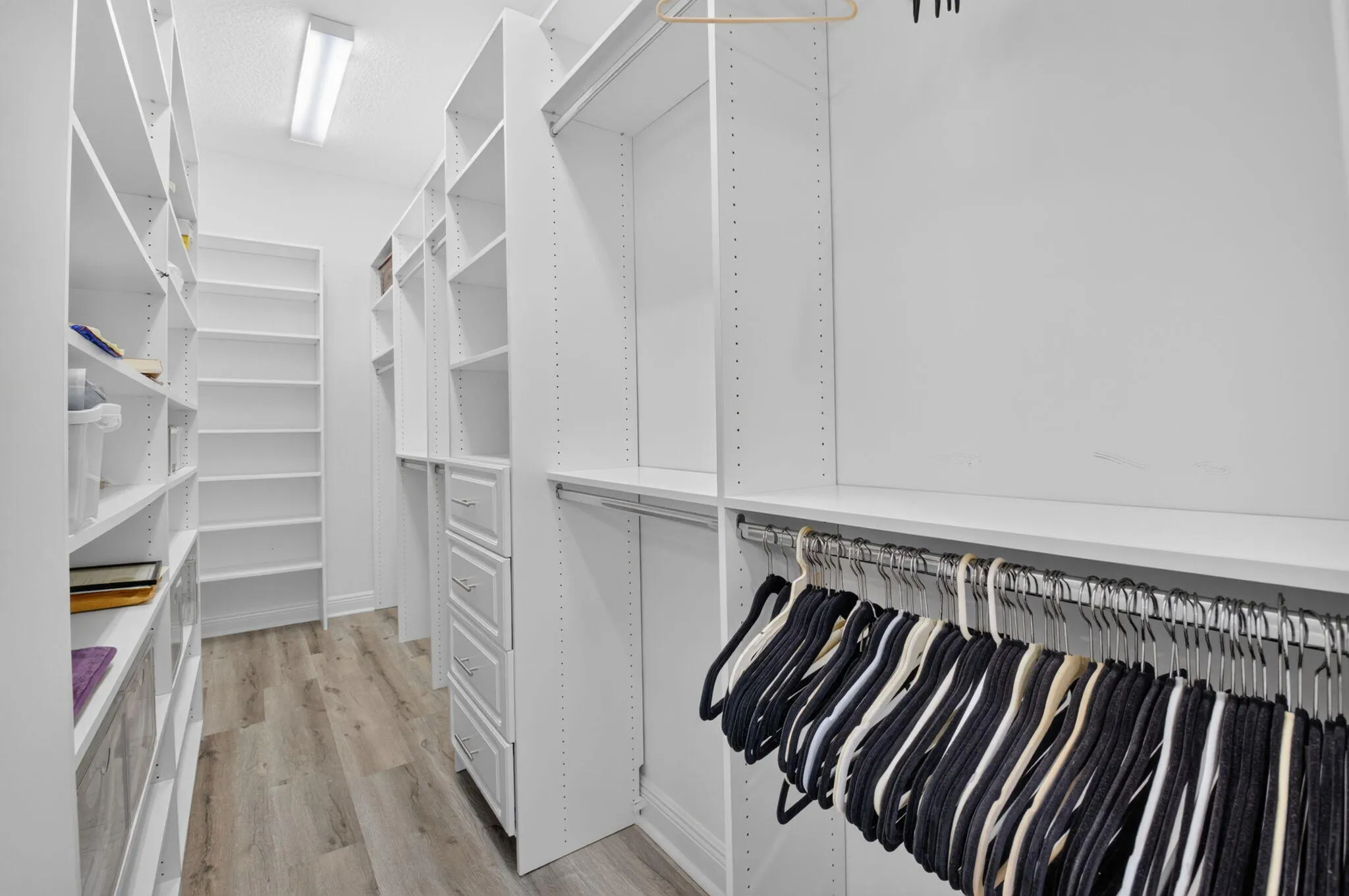 MASSIVE CLOSETS!
