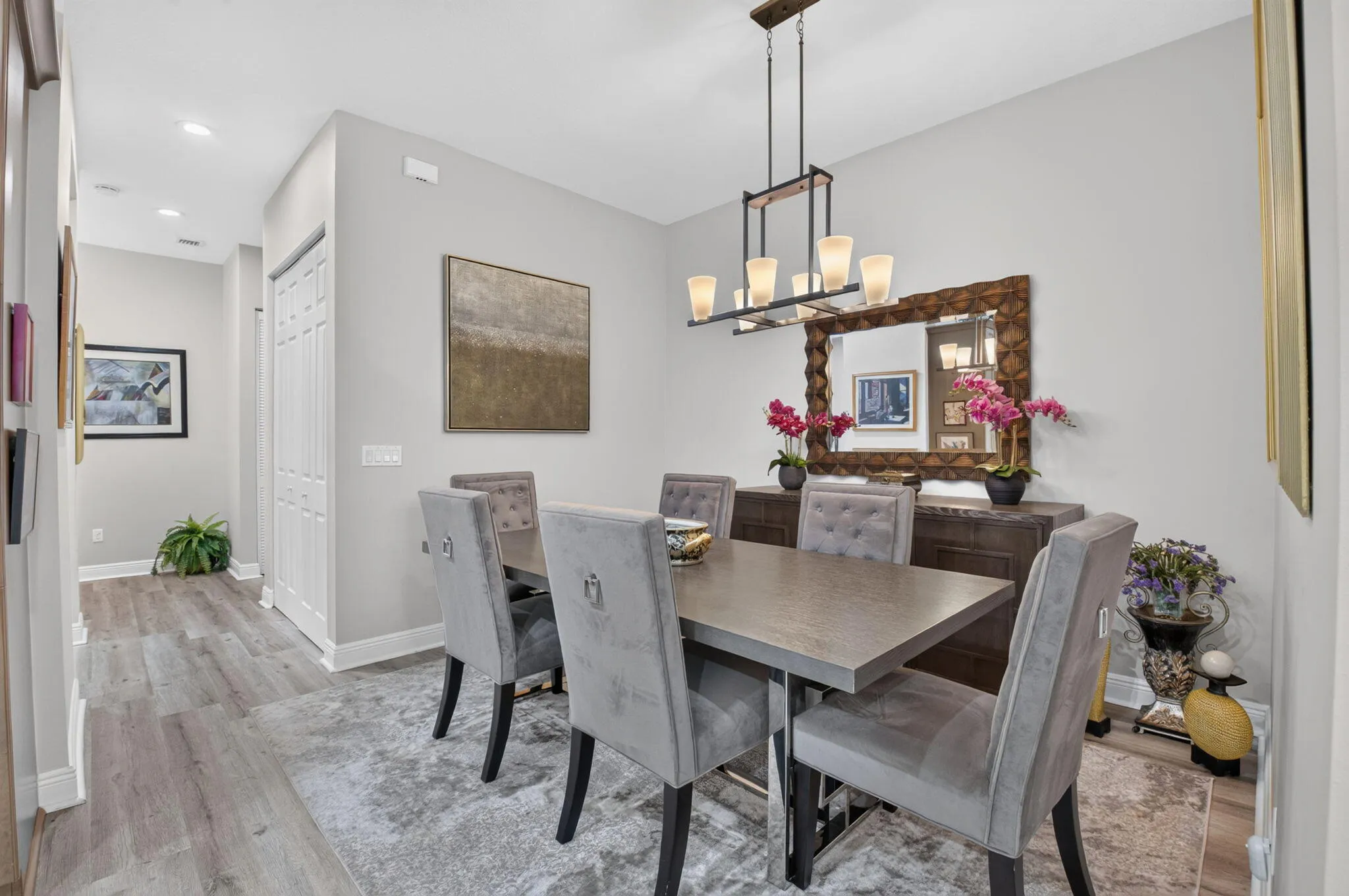 LOVELY DINING ROOM LIGHT FIXTURE