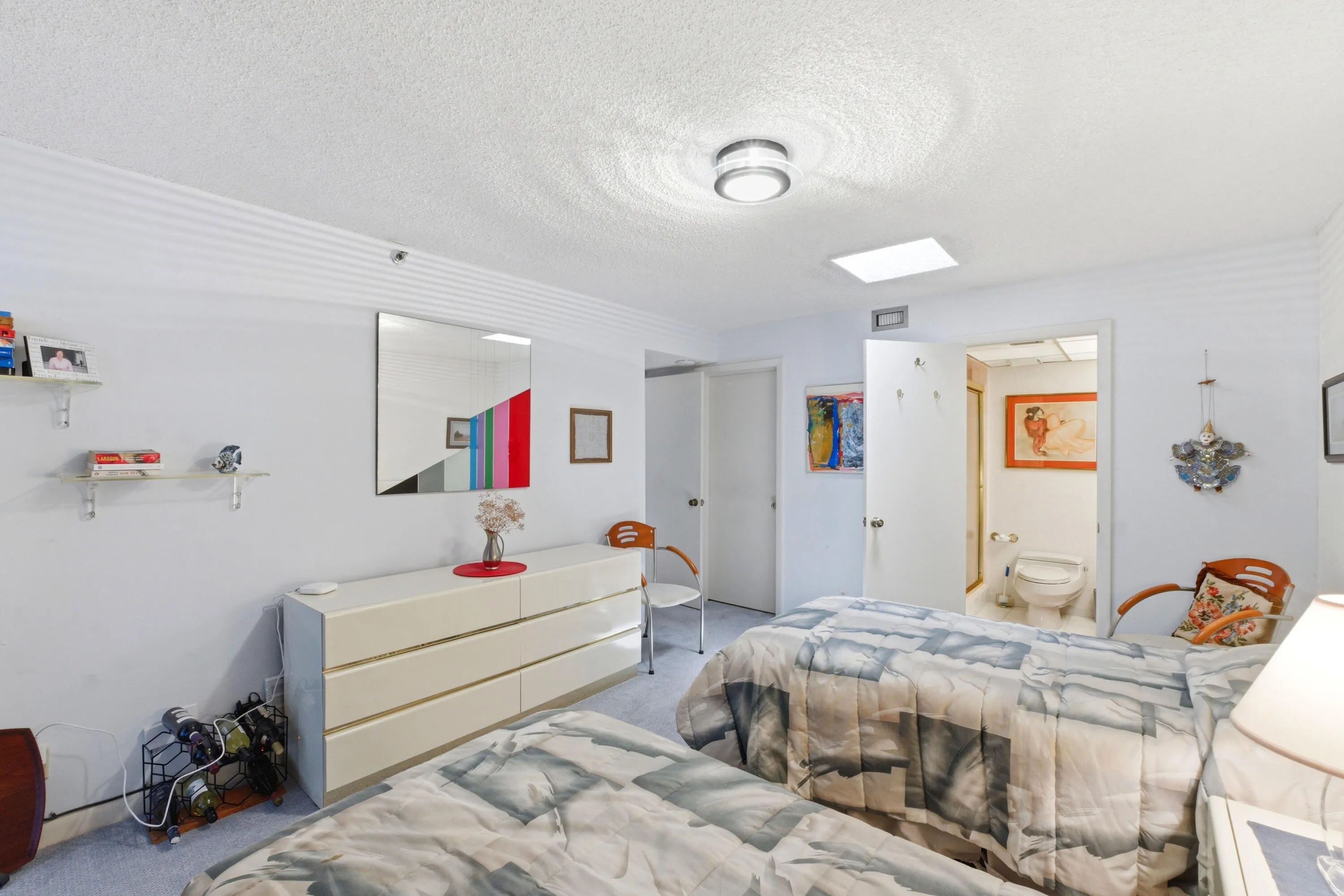 Guest bedroom