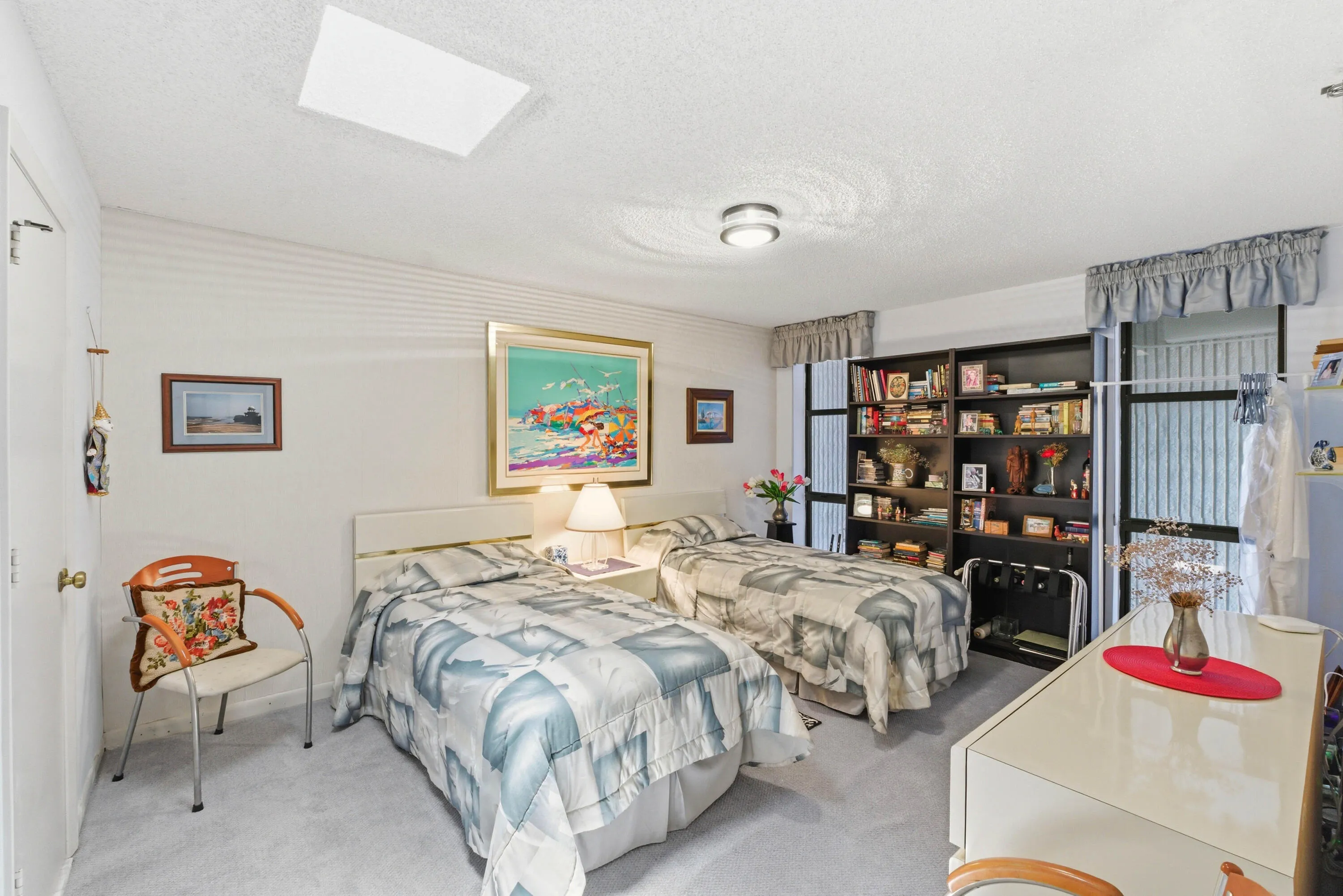 Guest bedroom