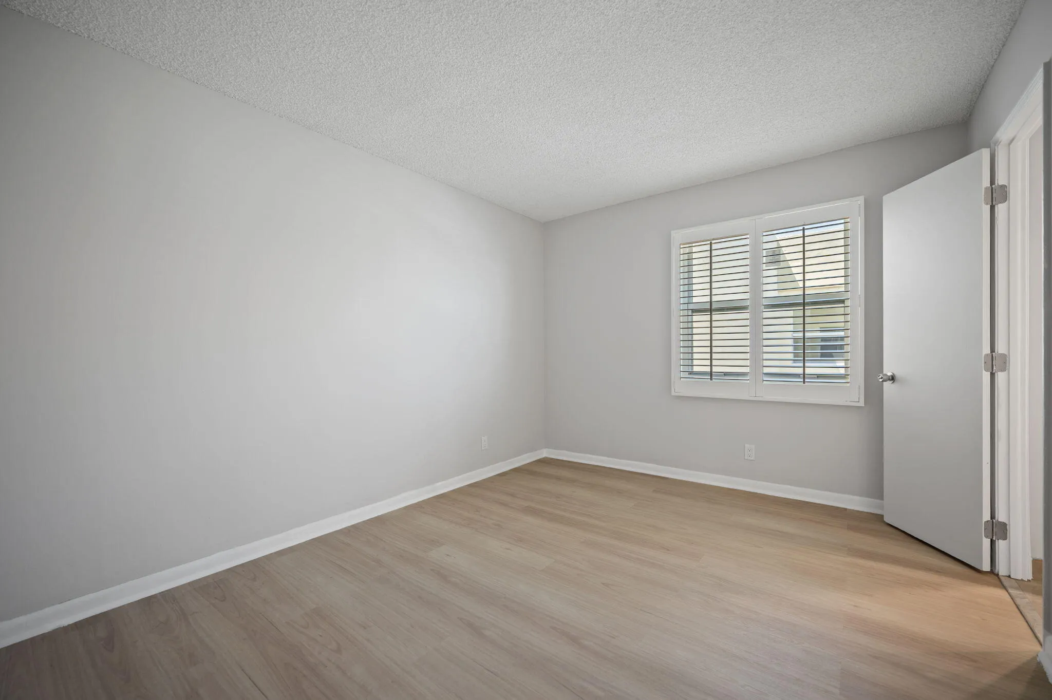 Unit 1407 2nd bedroom.