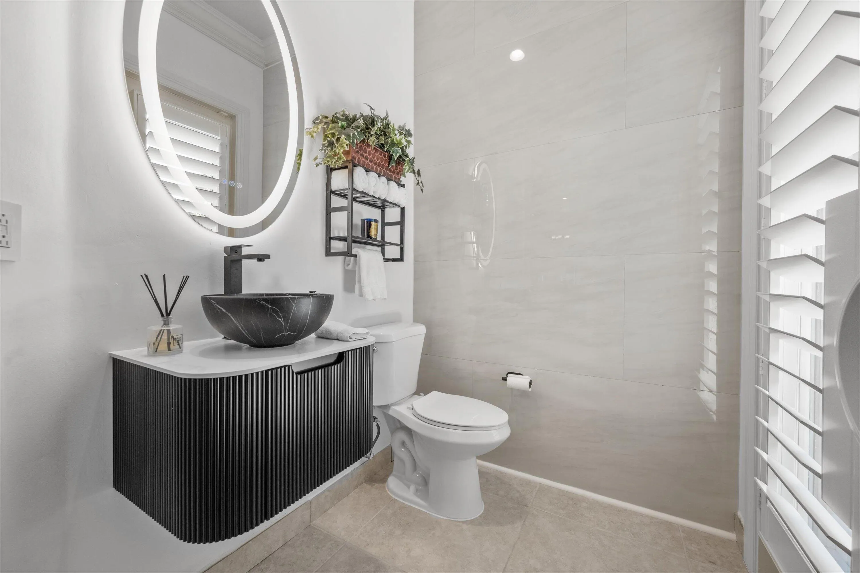 Downstairs Powder Room/Cabana Bath