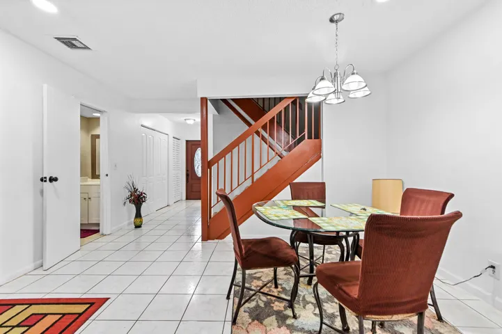 13 Dining room 01