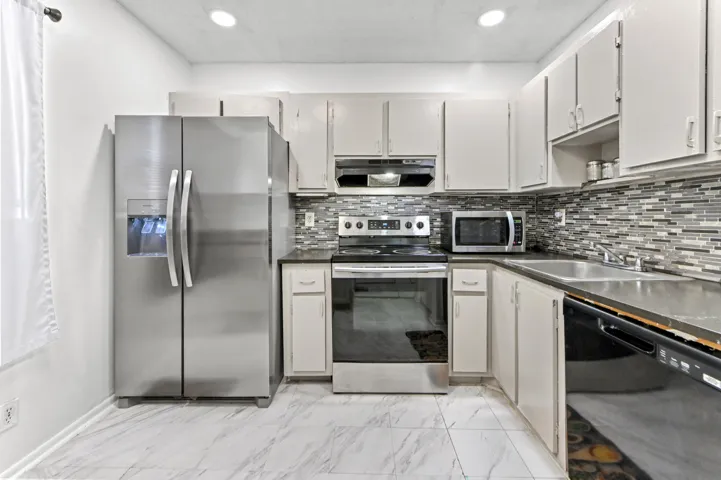 08 Kitchen 03