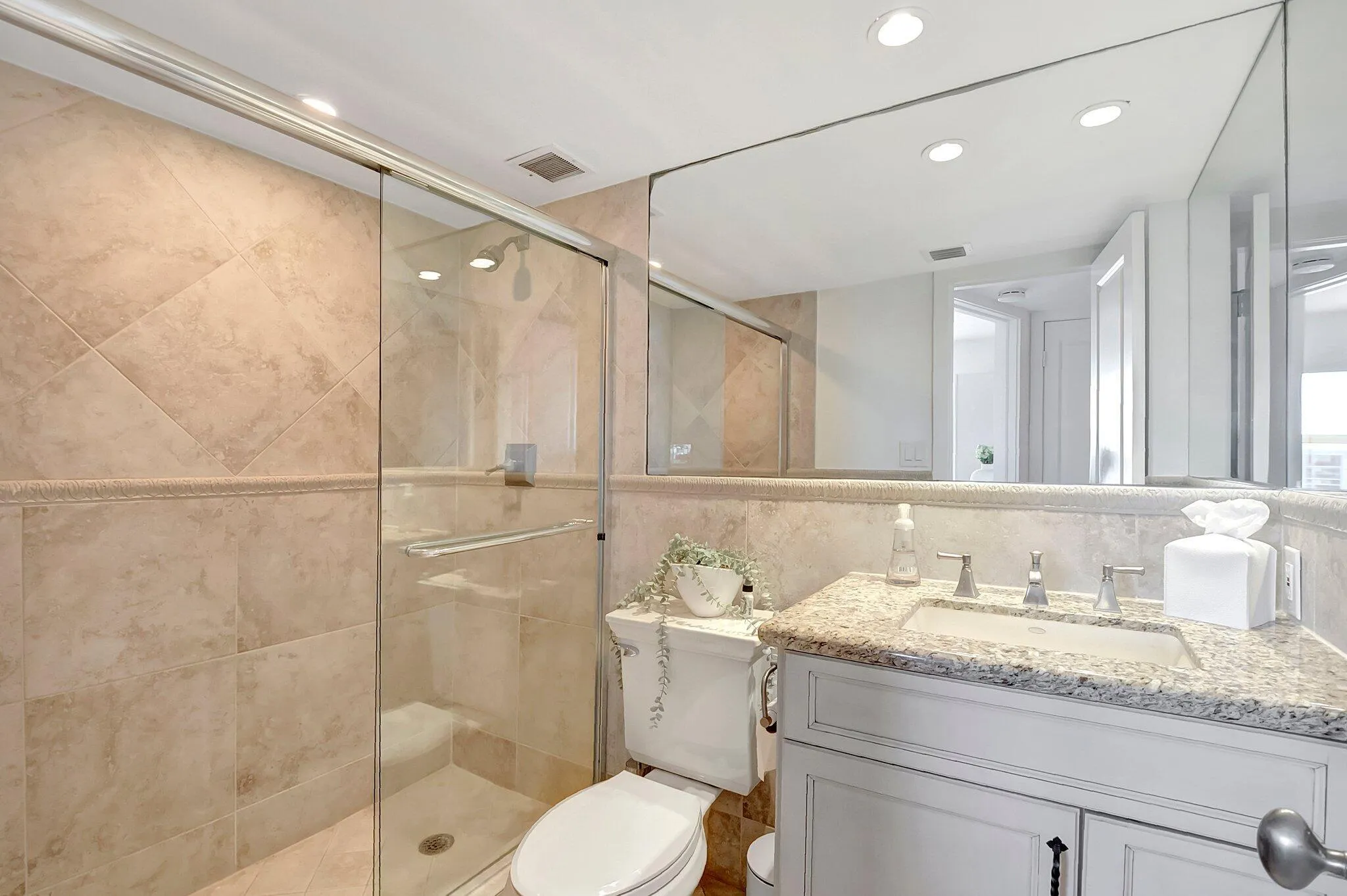 Full 2nd Bath walk-in shower