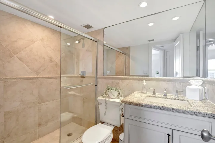 Full 2nd Bath walk-in shower