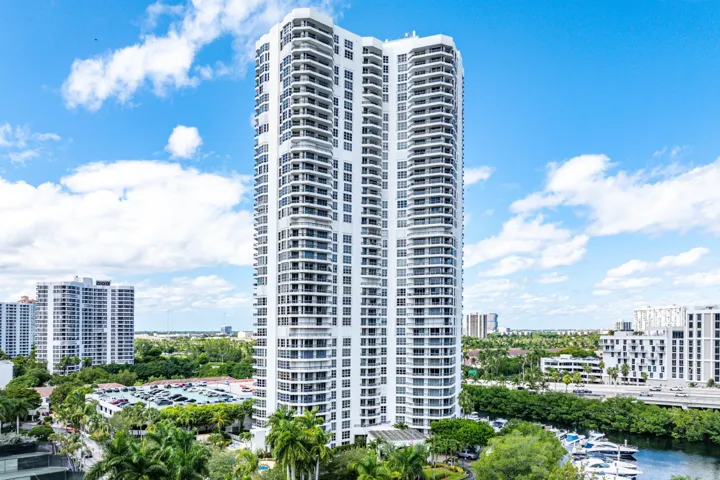 048-3500MysticPointeDrive-PH4-Aventura-F