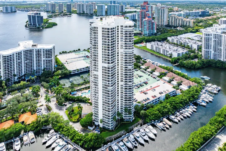 052-3500MysticPointeDrive-PH4-Aventura-F