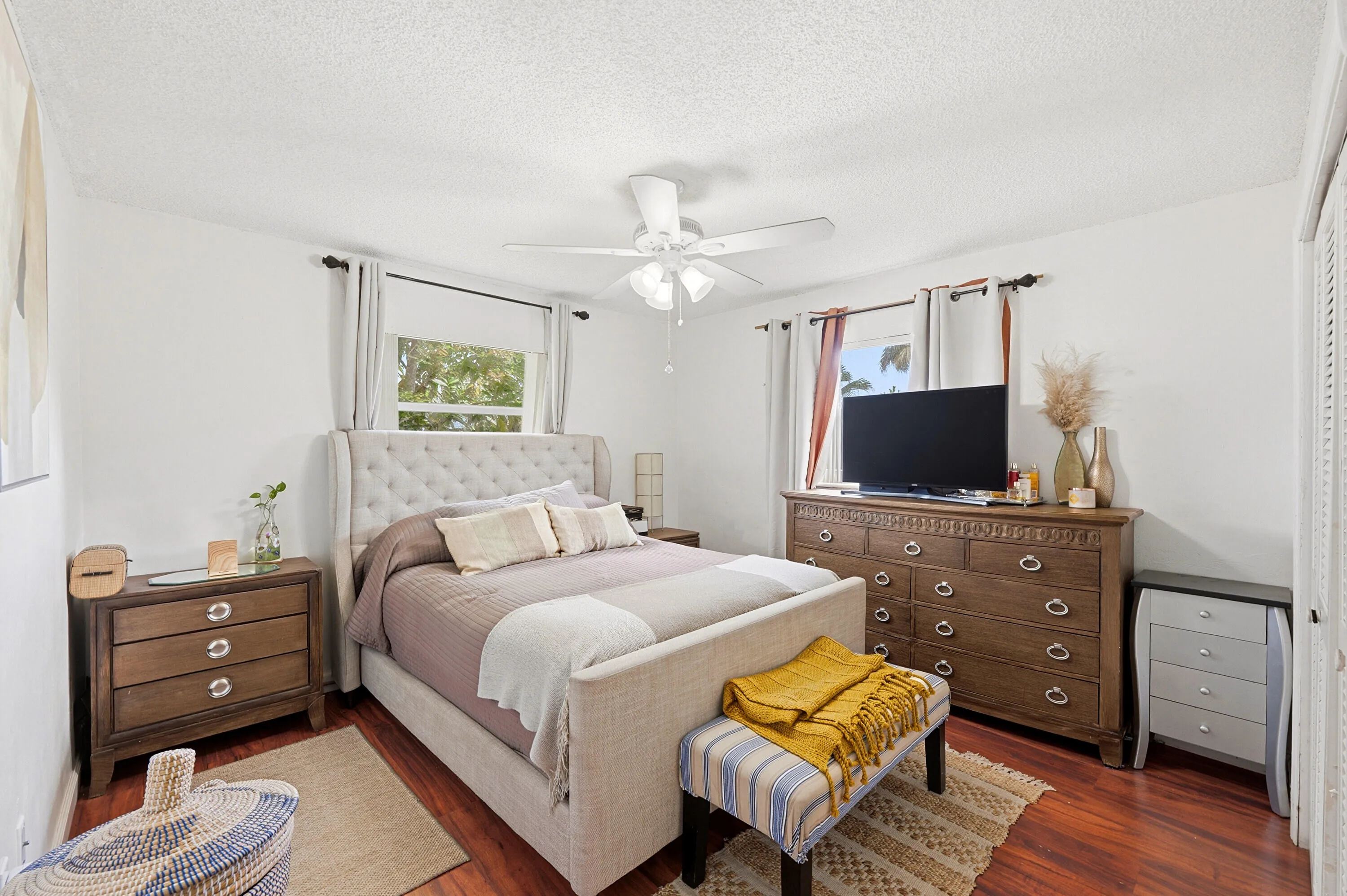 27_bedroom