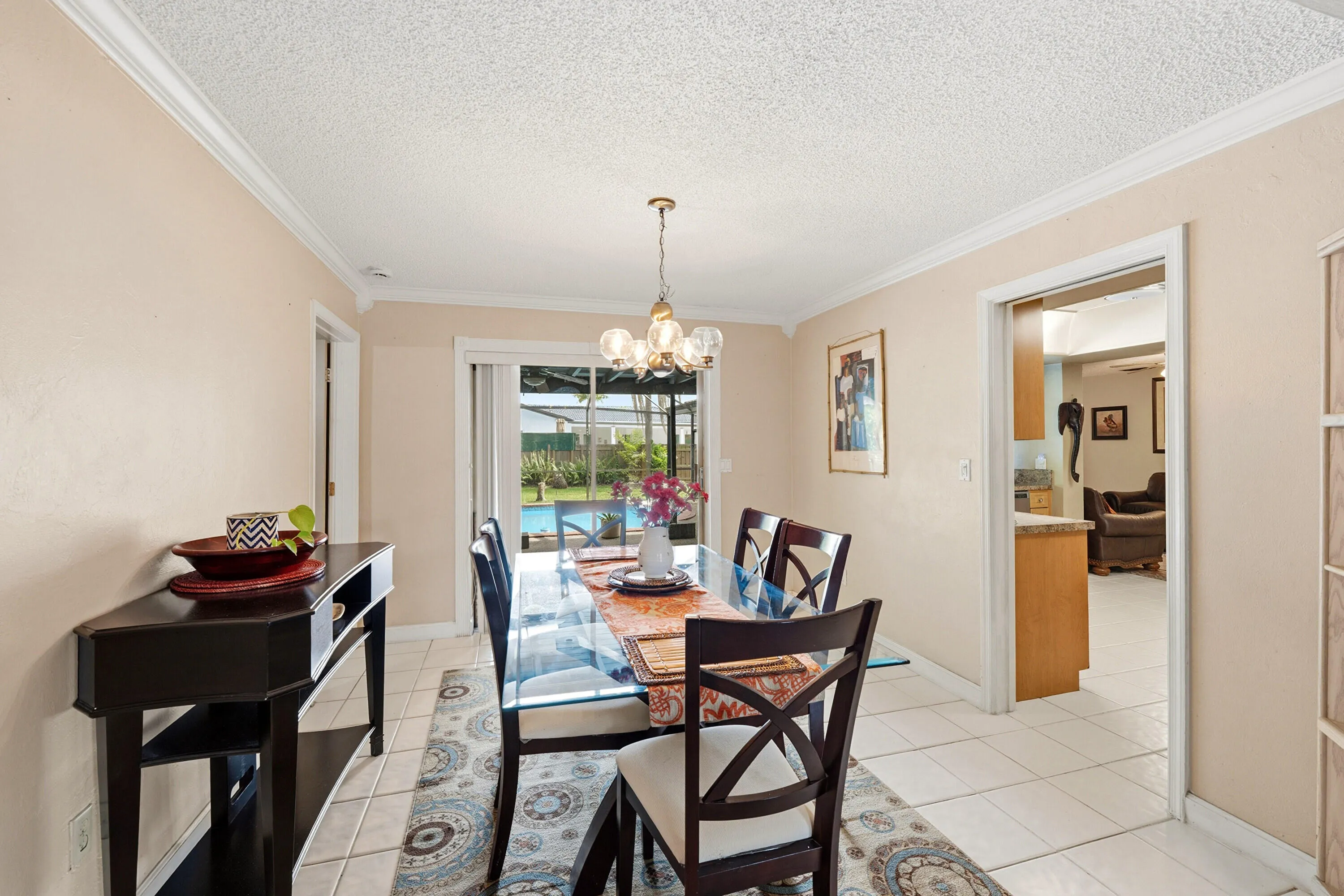 12_dining area