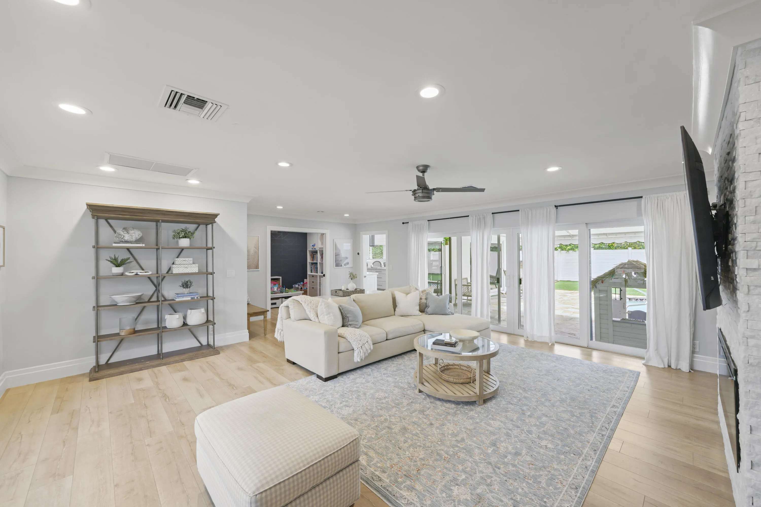 621 Apple Tree Lane - 11.jpg-FULL