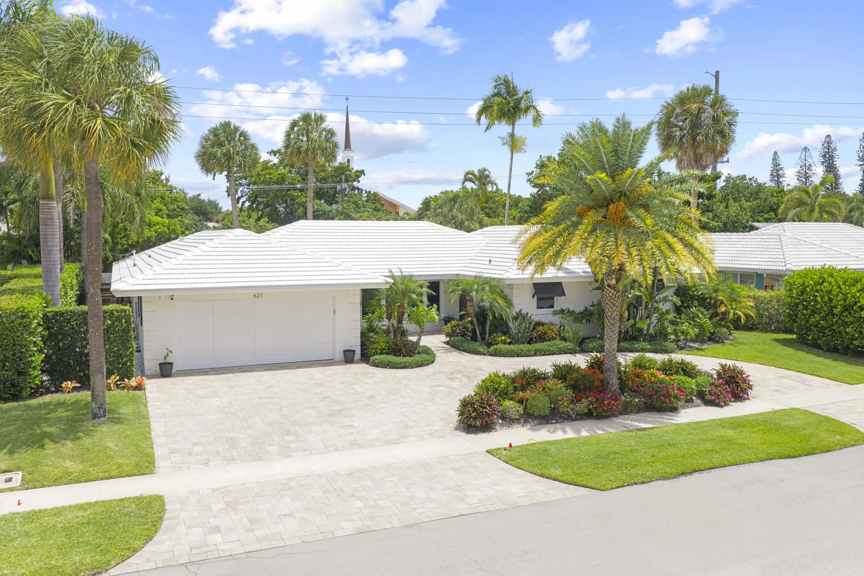 621 Apple Tree Lane - 2.jpg-FULL