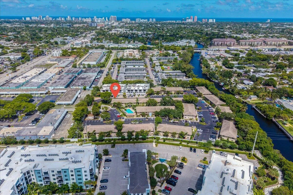 Approximately 5 miles to Ft. Lauderdale Beach