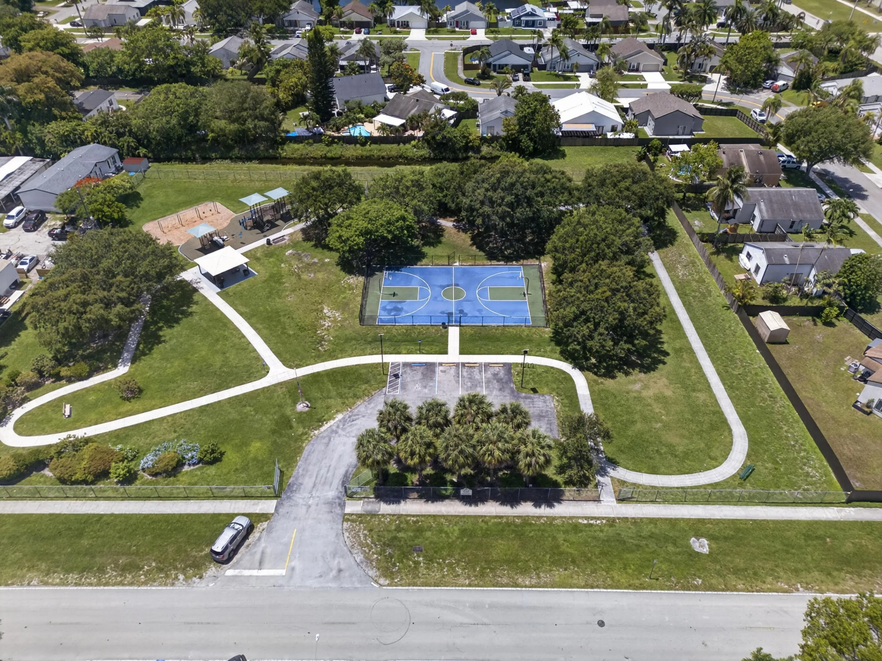 nice public park nearby