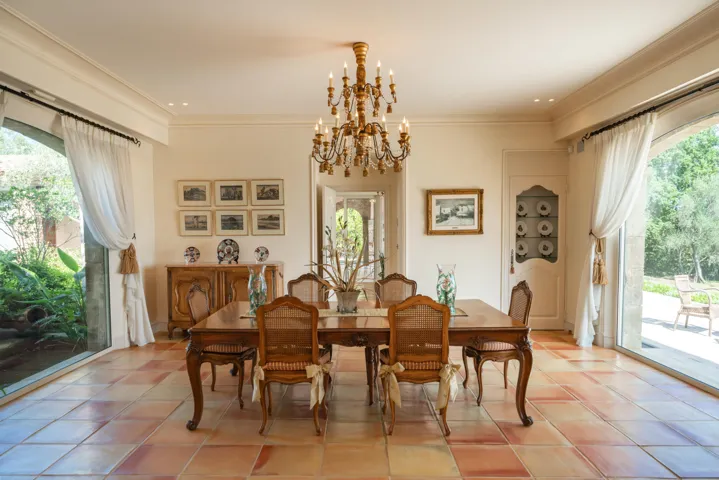 Dining 1