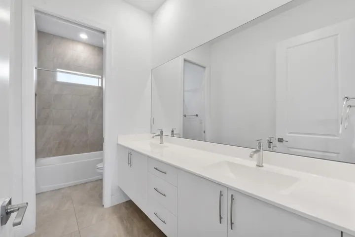 12745 Bayside Ct_054
