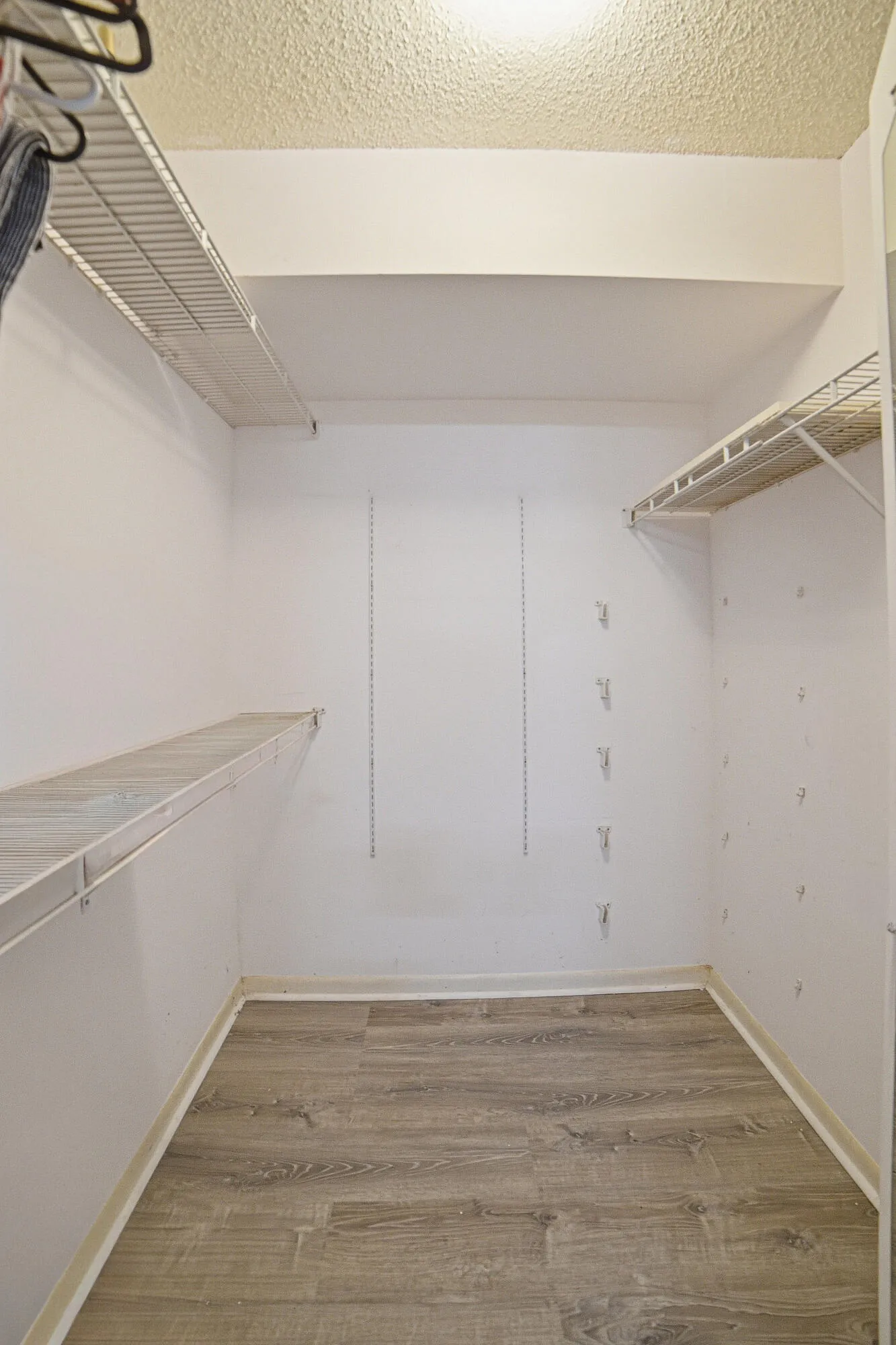 Bedroom1-Closet