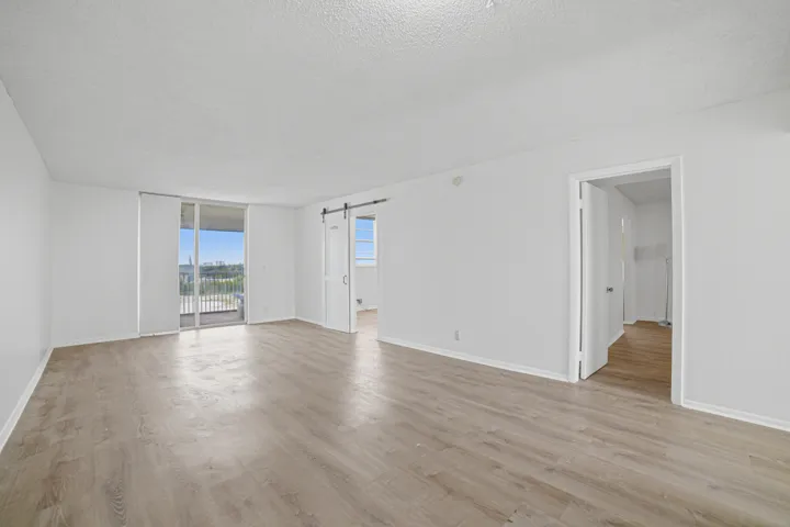 Livingroom-B