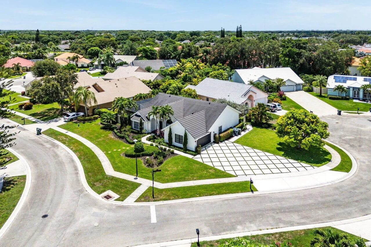 043-2470SandstoneCourt-Wellington-FL-334