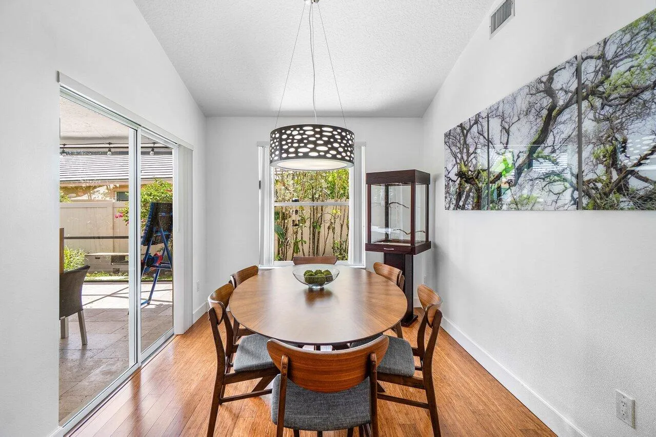 015-2470SandstoneCourt-Wellington-FL-334