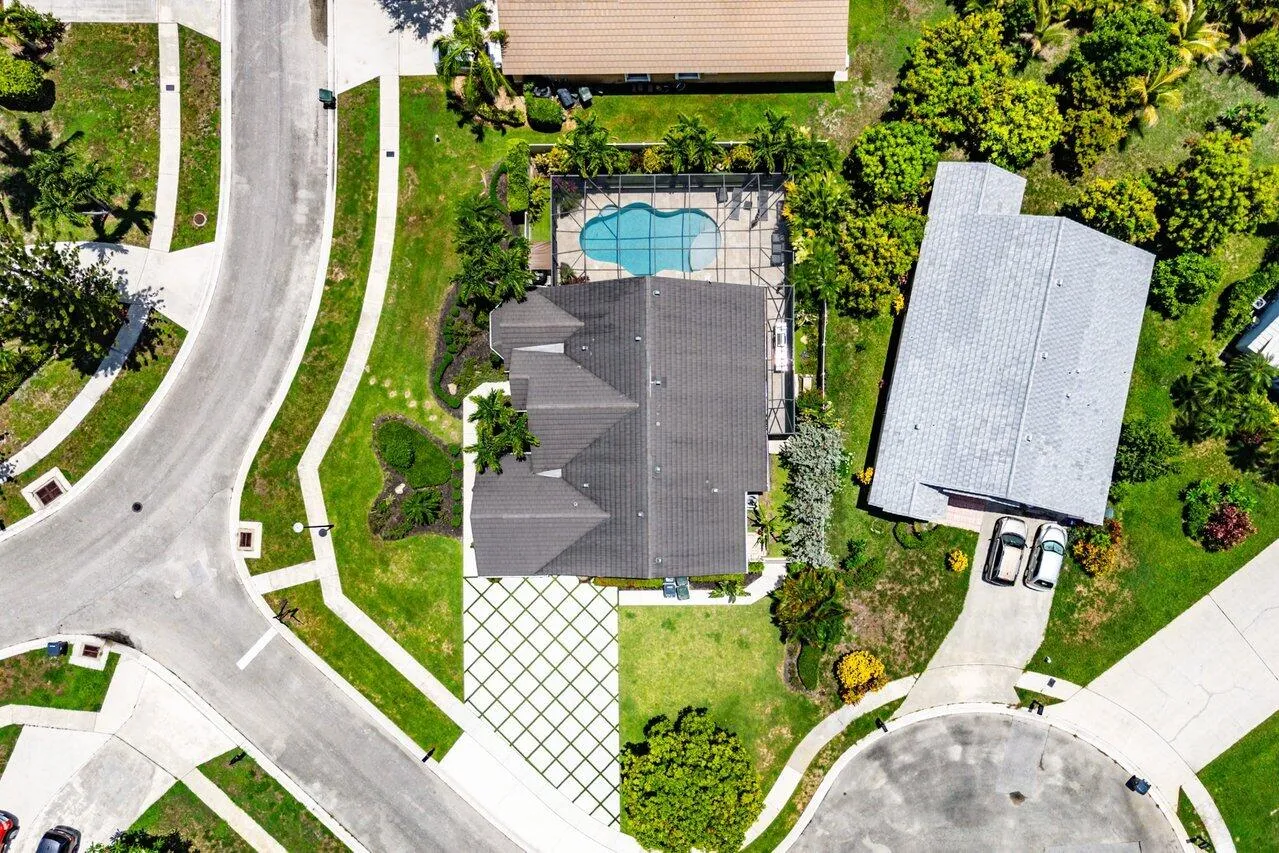 044-2470SandstoneCourt-Wellington-FL-334
