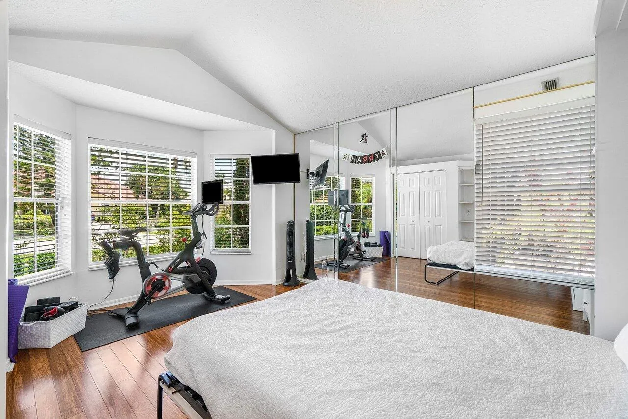 025-2470SandstoneCourt-Wellington-FL-334