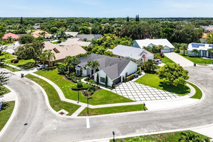 043-2470SandstoneCourt-Wellington-FL-334