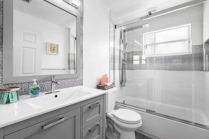 027-2470SandstoneCourt-Wellington-FL-334