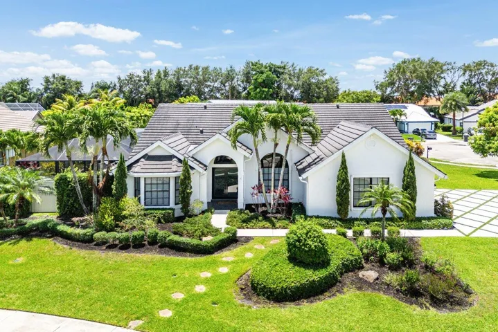 039-2470SandstoneCourt-Wellington-FL-334
