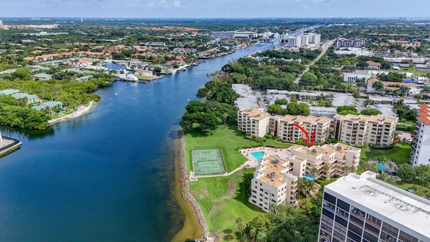 Intracoastal living