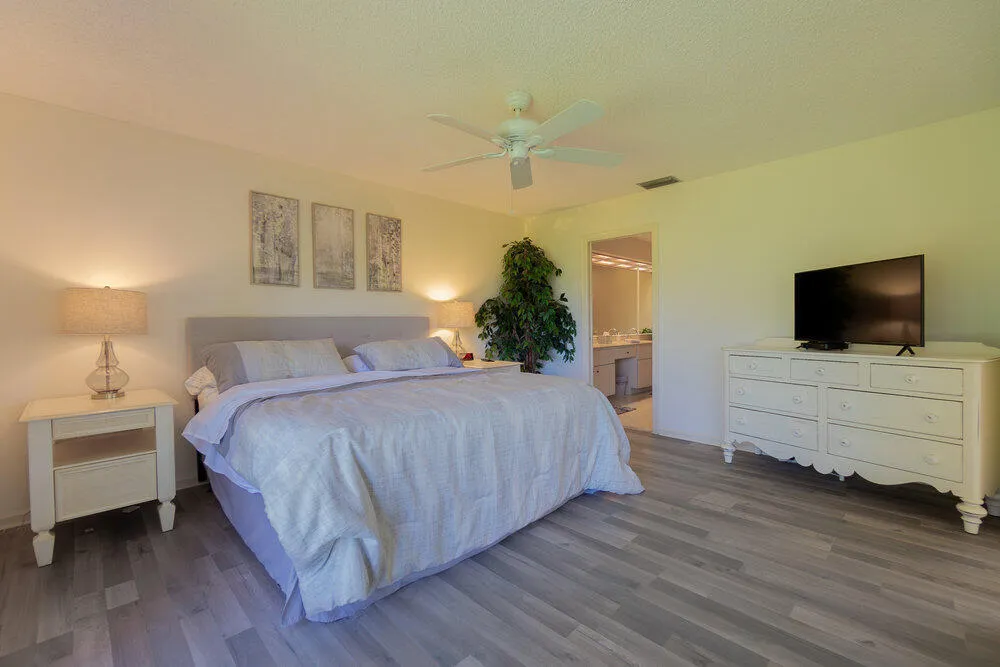 FLO HOUSE 10