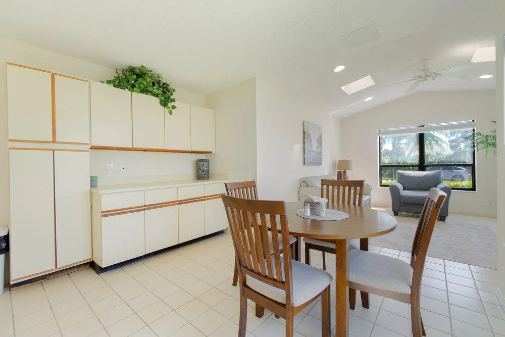 FLO HOUSE 15