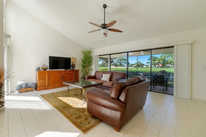 FLO HOUSE 8