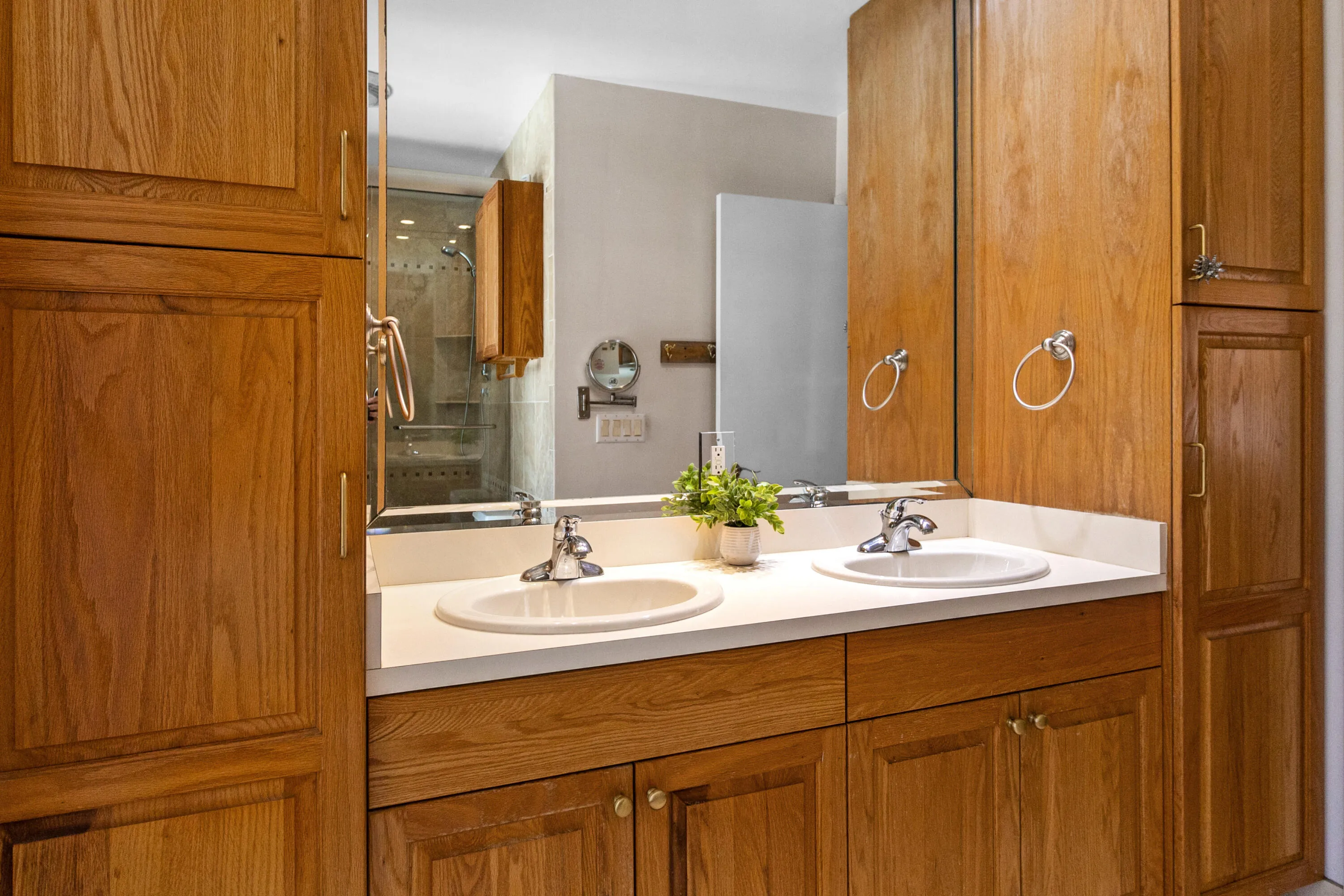 AccuTour_01 2141-ne-67th-st-028
