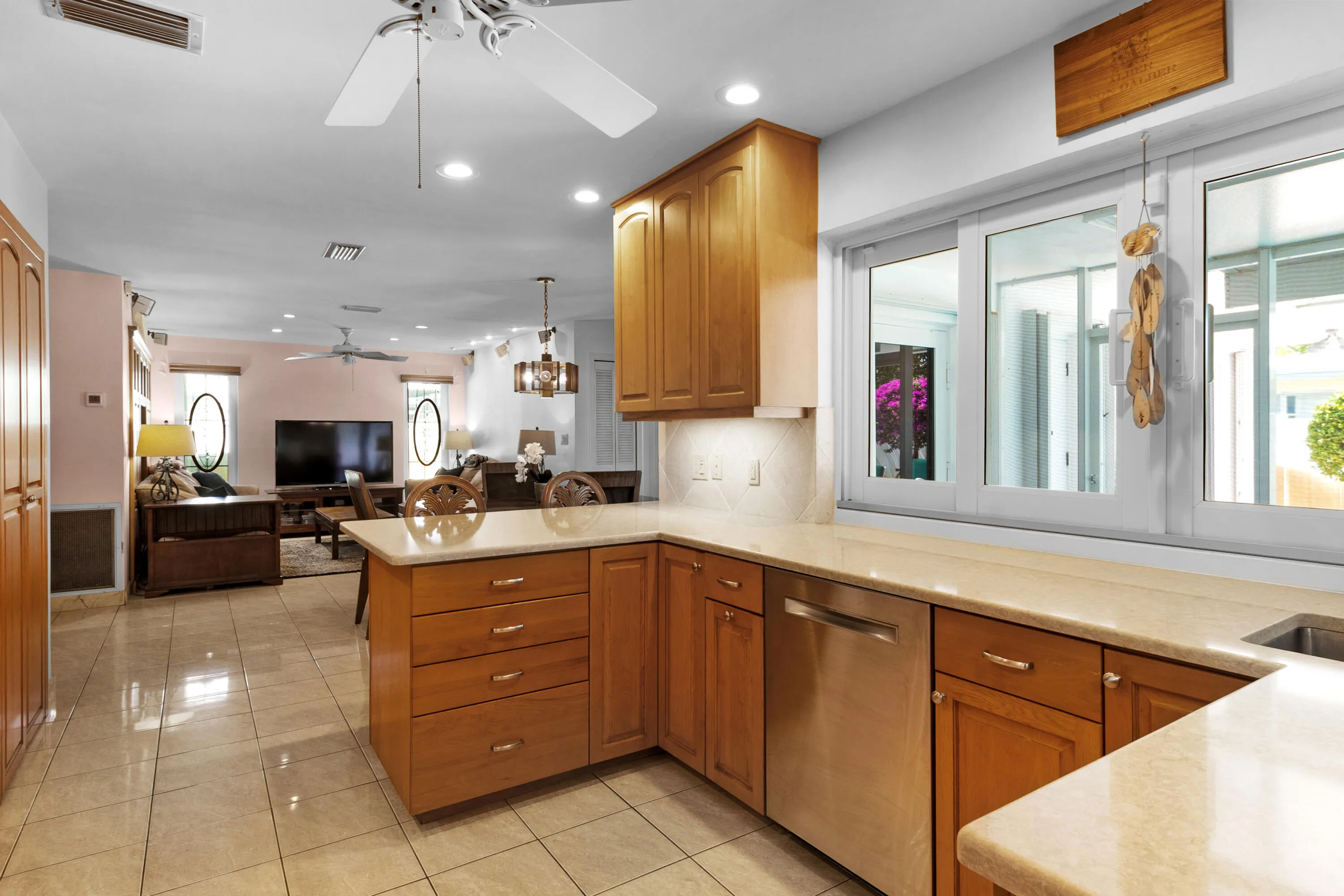 AccuTour_01 2141-ne-67th-st-018
