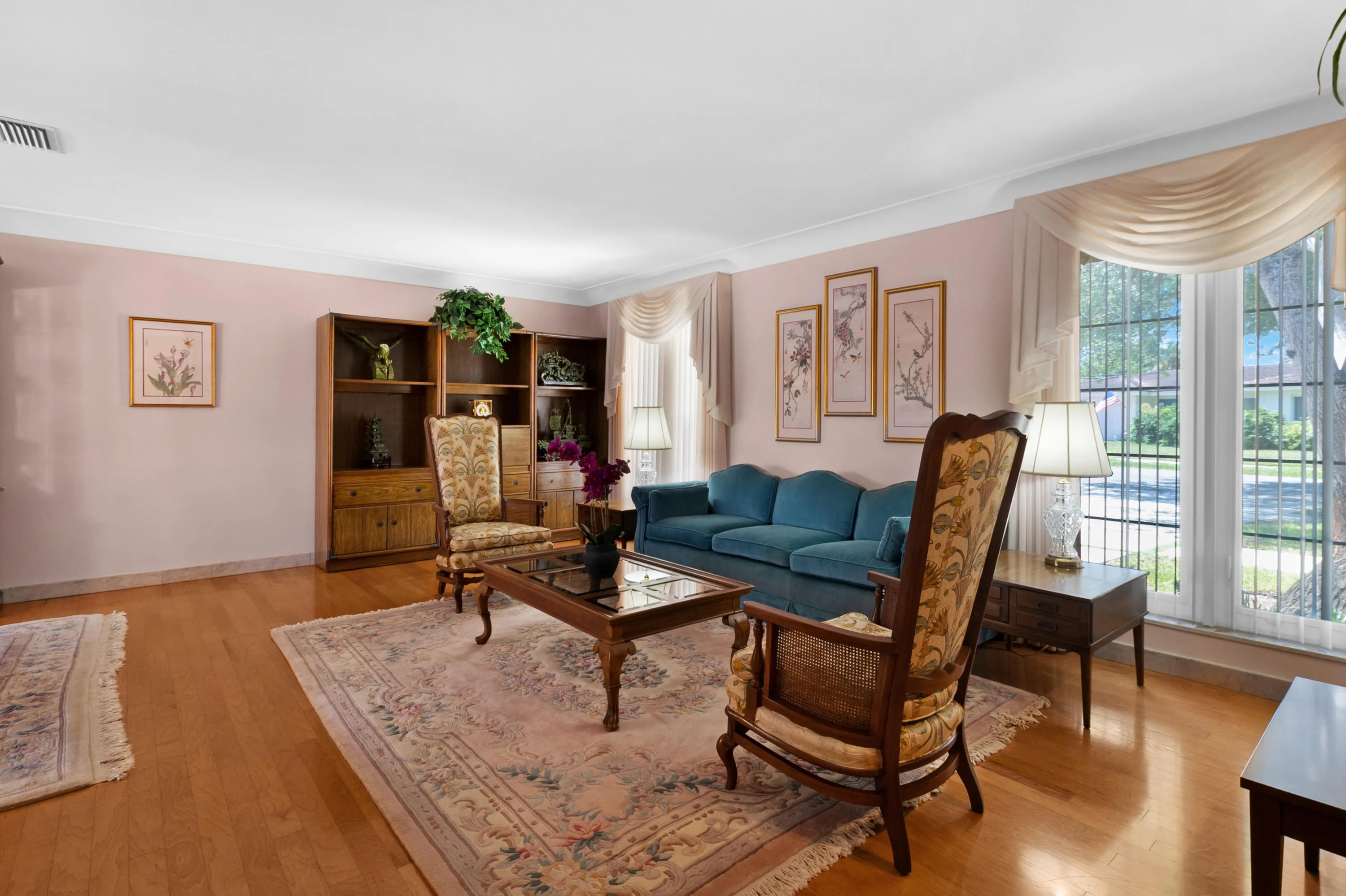 AccuTour_01 2141-ne-67th-st-010