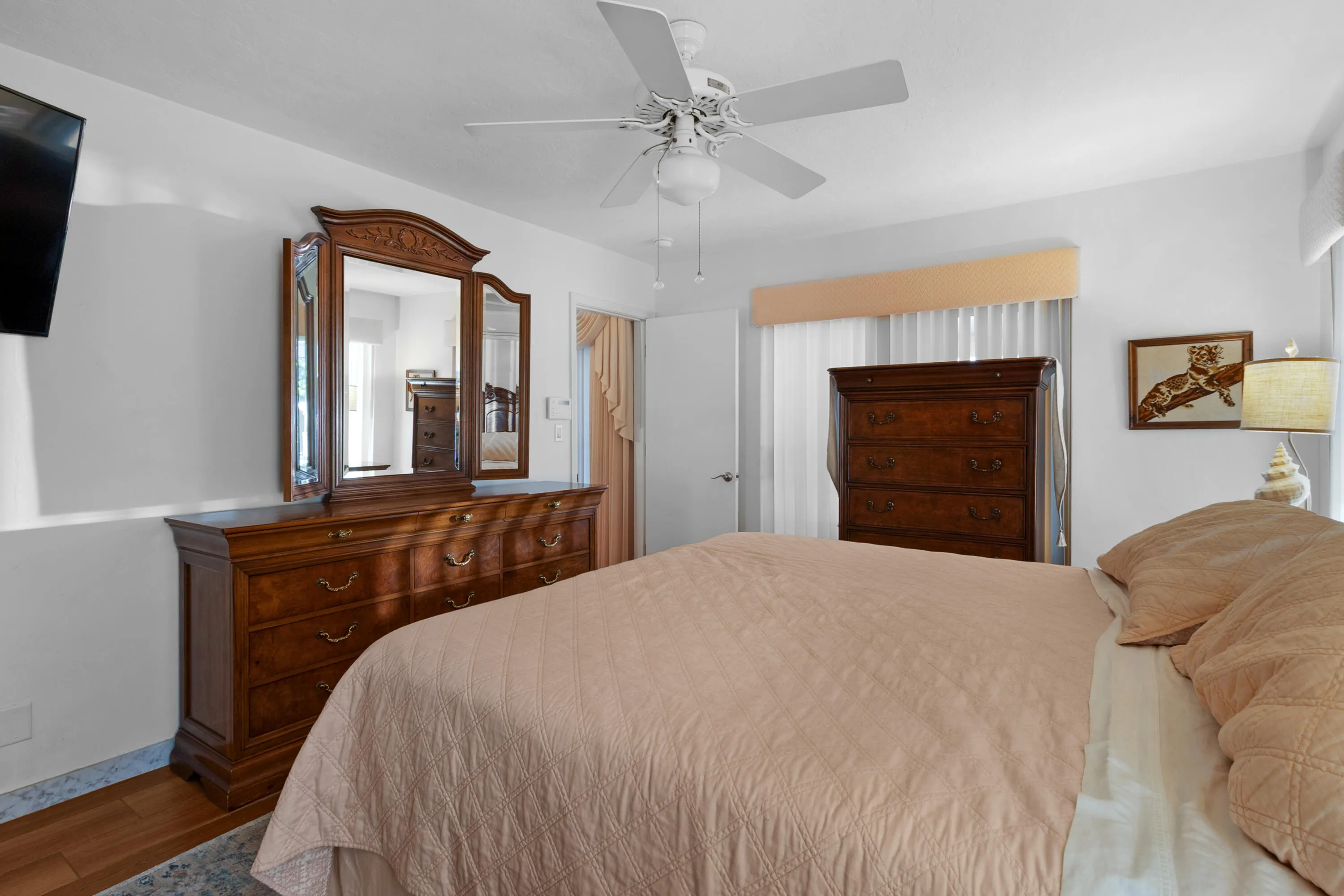 AccuTour_01 2141-ne-67th-st-026