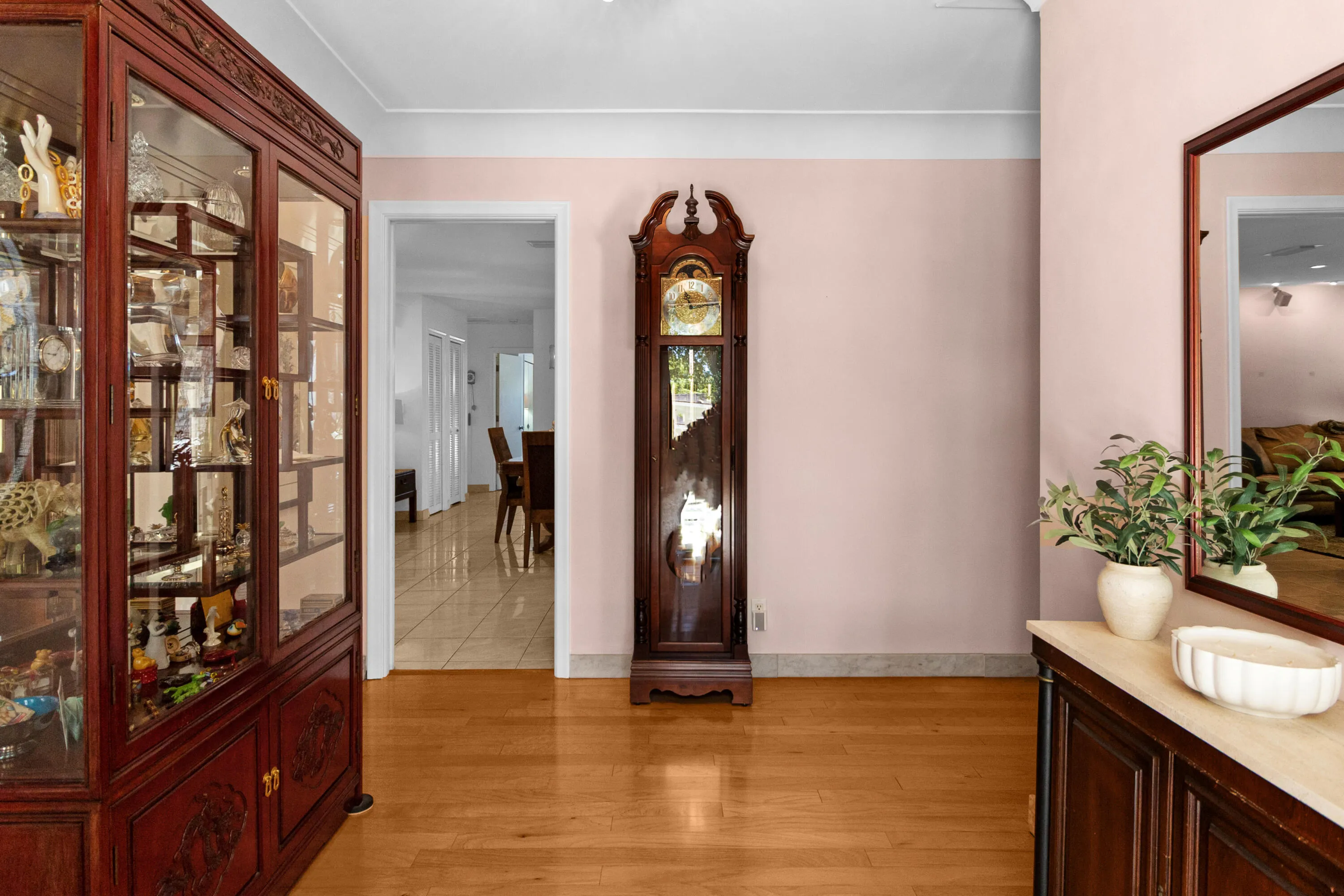 AccuTour_01 2141-ne-67th-st-009