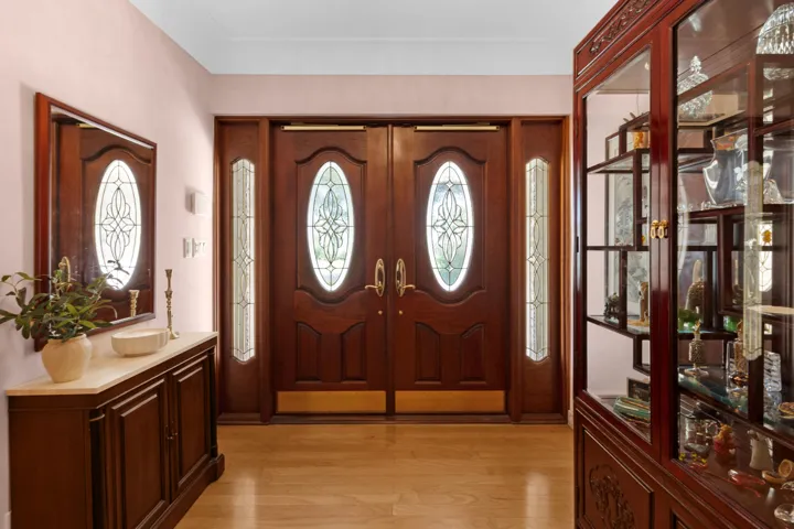 AccuTour_01 2141-ne-67th-st-008