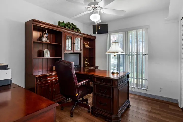 AccuTour_01 2141-ne-67th-st-038