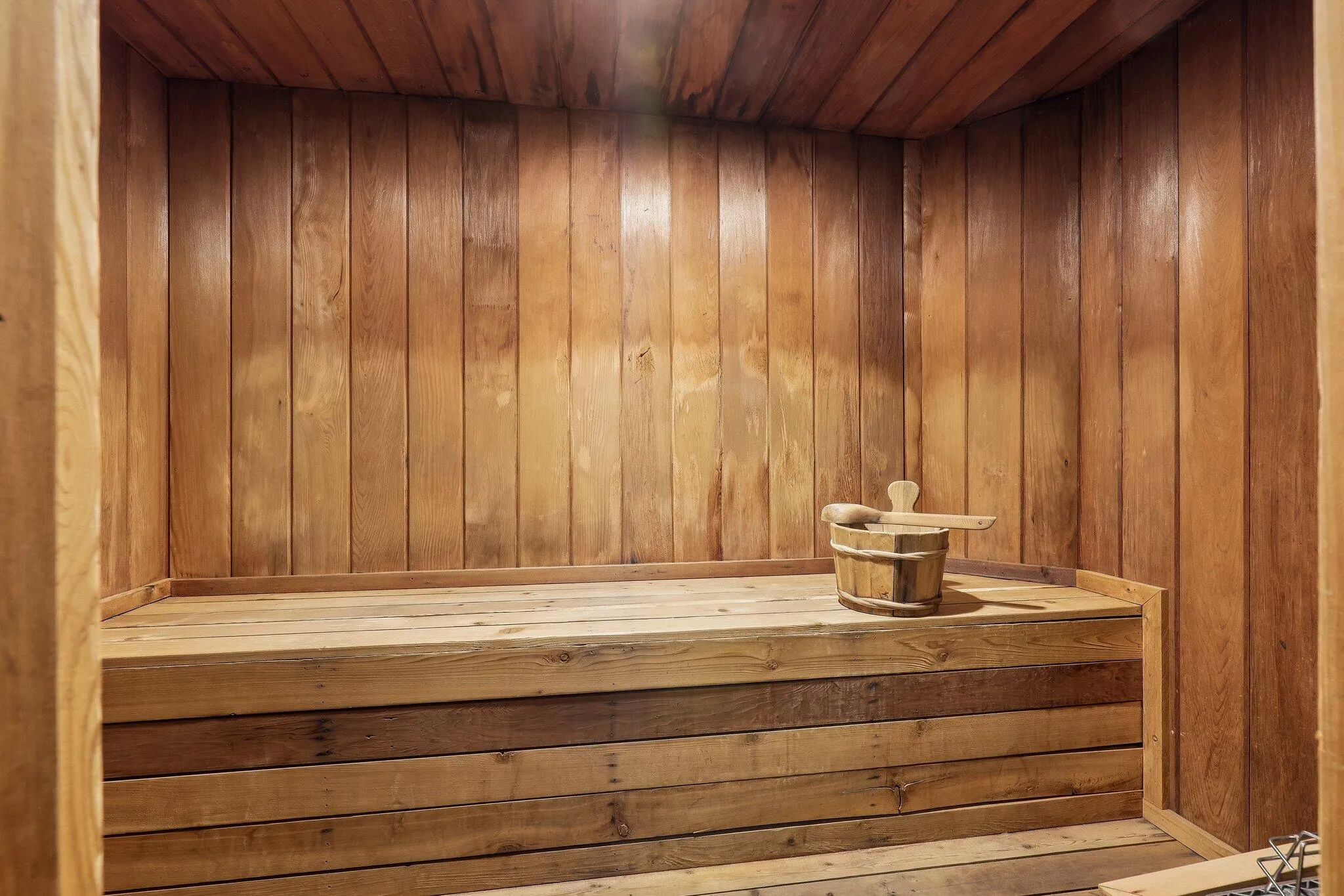 Hot saunas in the pool bathrooms