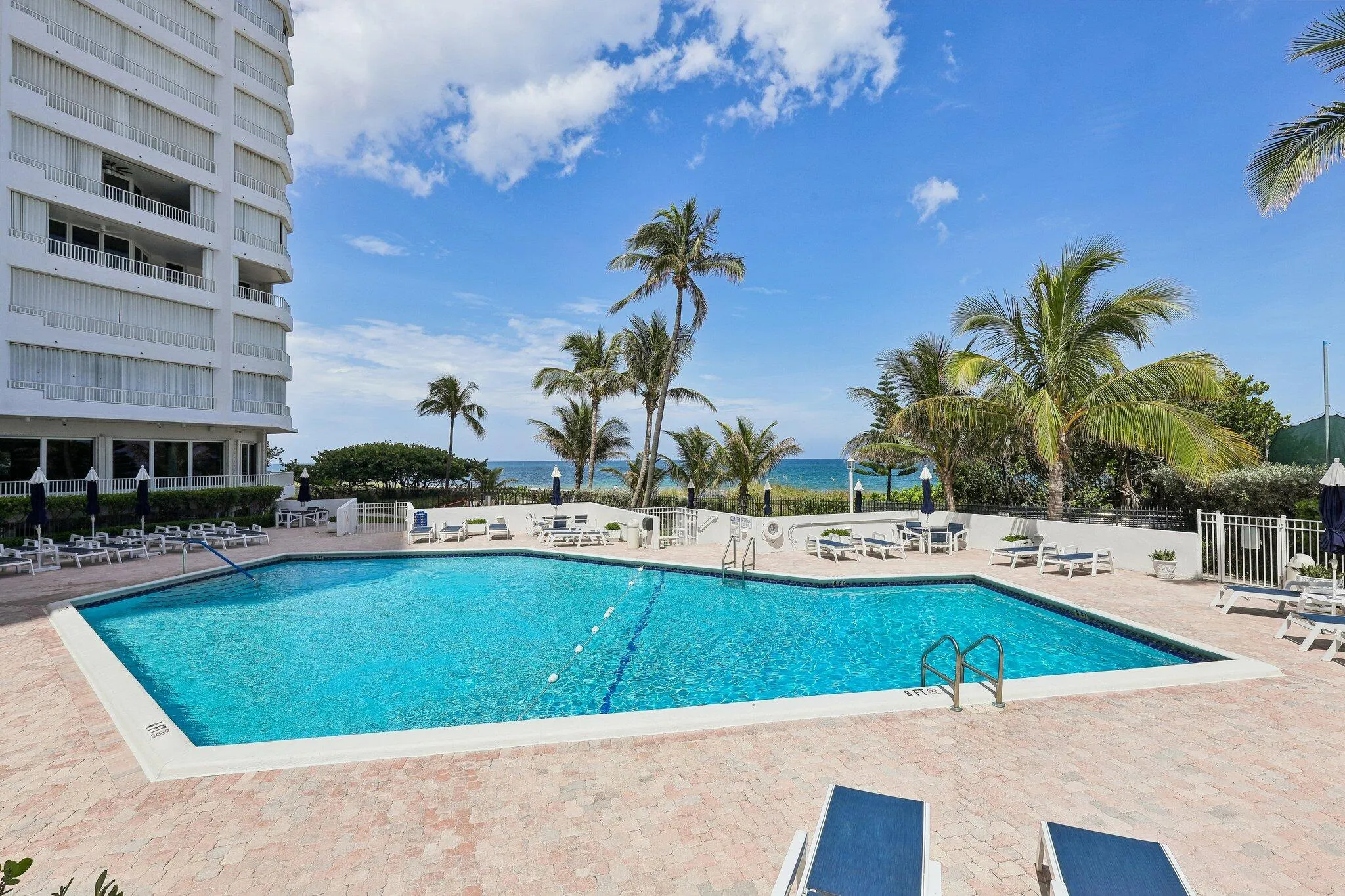 Beautiful oceanfront pool