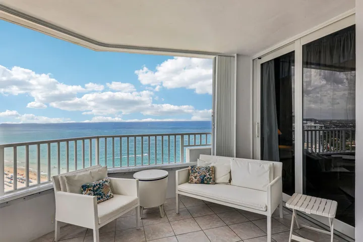 Amazing oversized terrace with huge views from the sub-penthouse