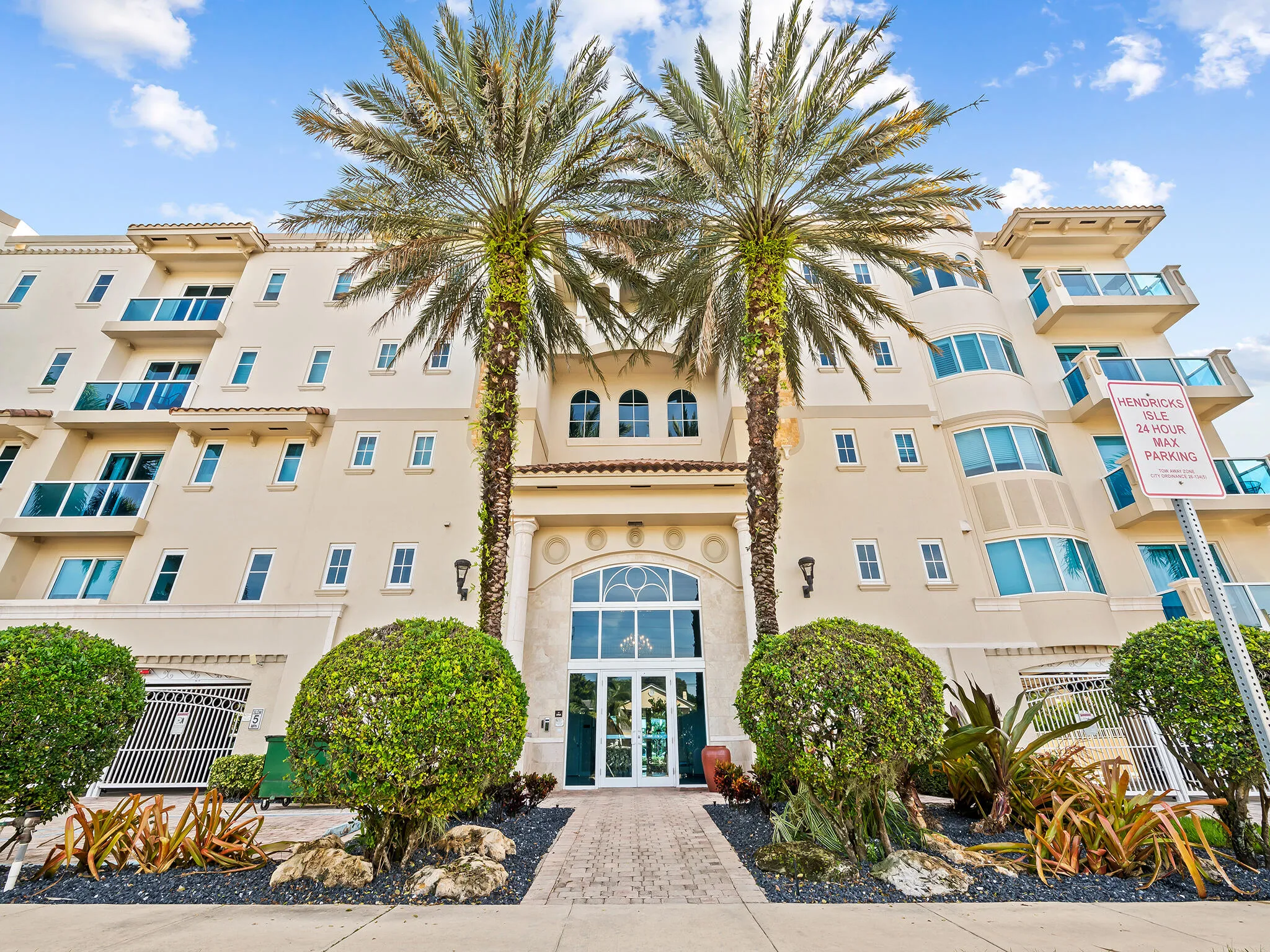 Aria is a boutique waterfront building at the end of Hendricks isle offering privacy and serene water views.