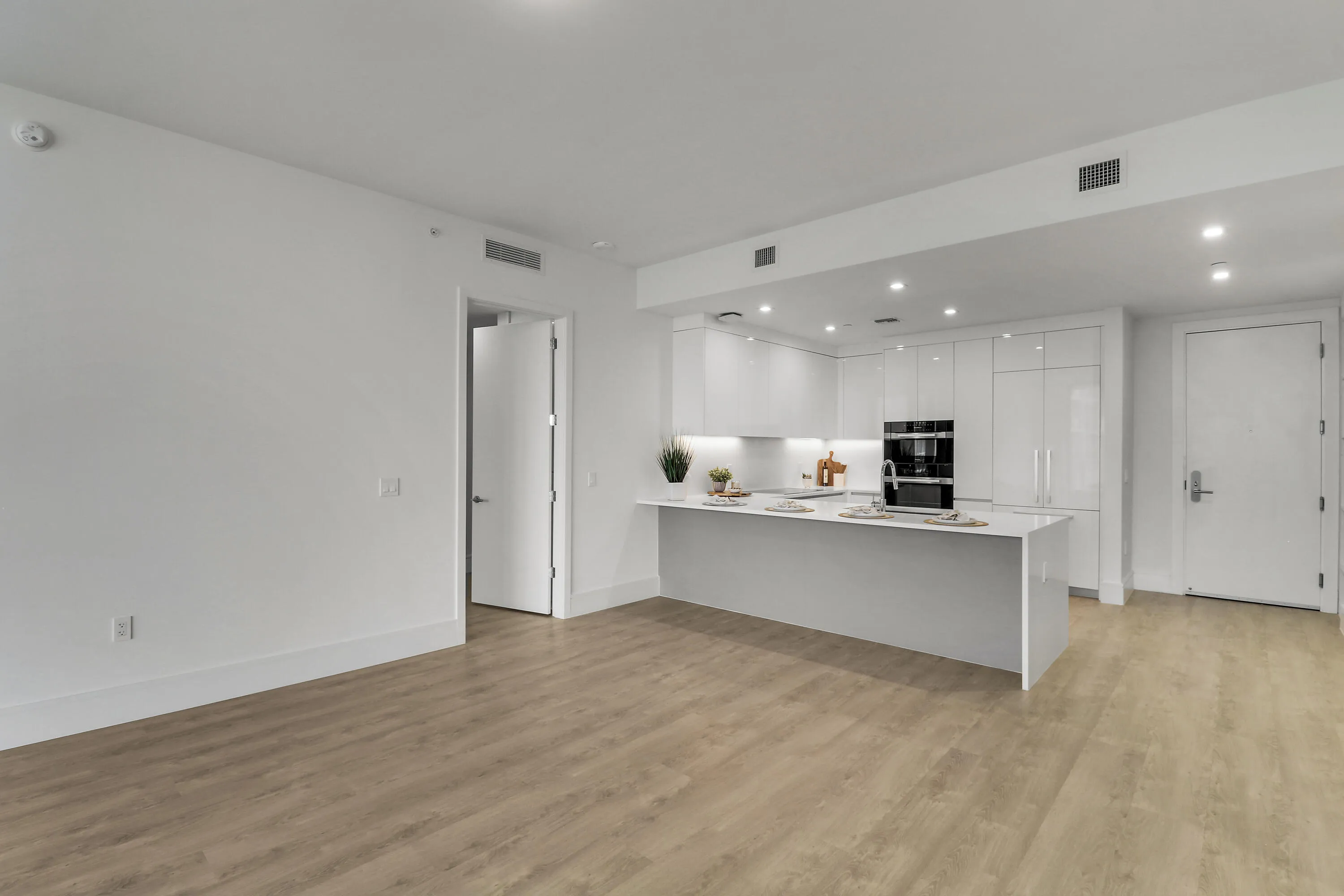 Kitchen and breakfast bar