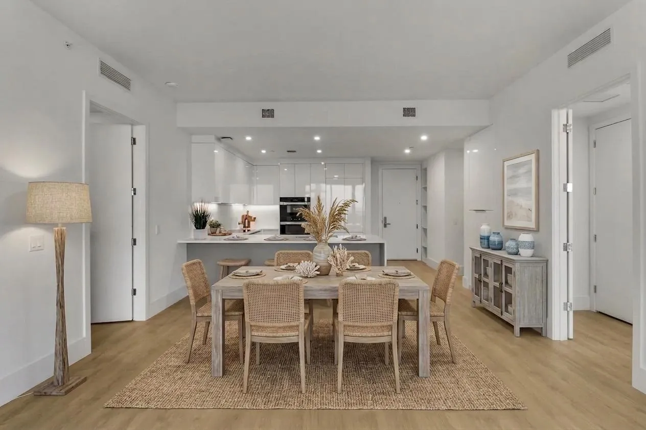 Dining area - staged neutral