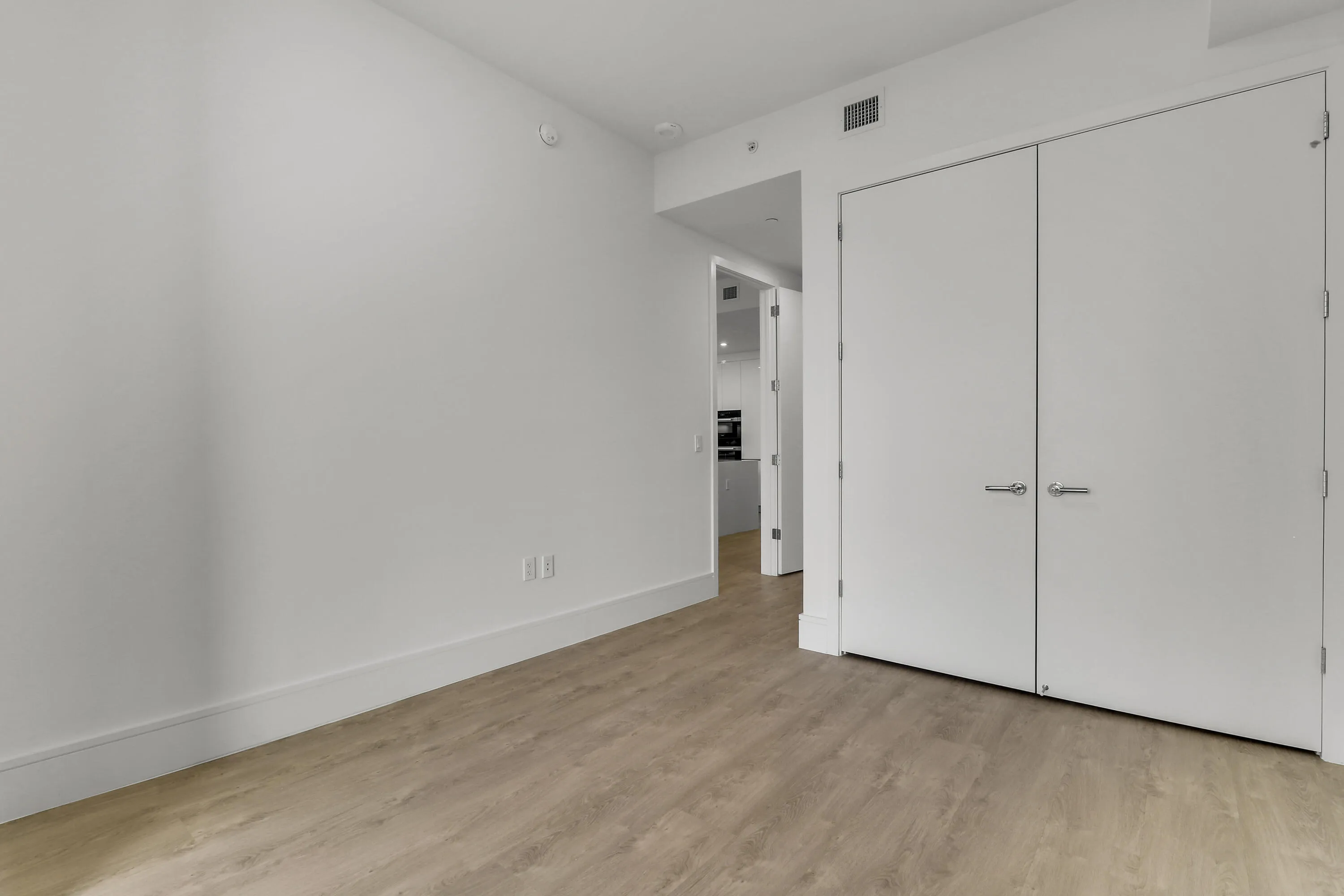 Secondary Bedroom with closet