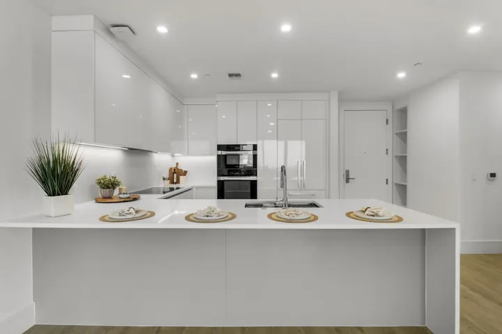 Breakfast Bar 1A