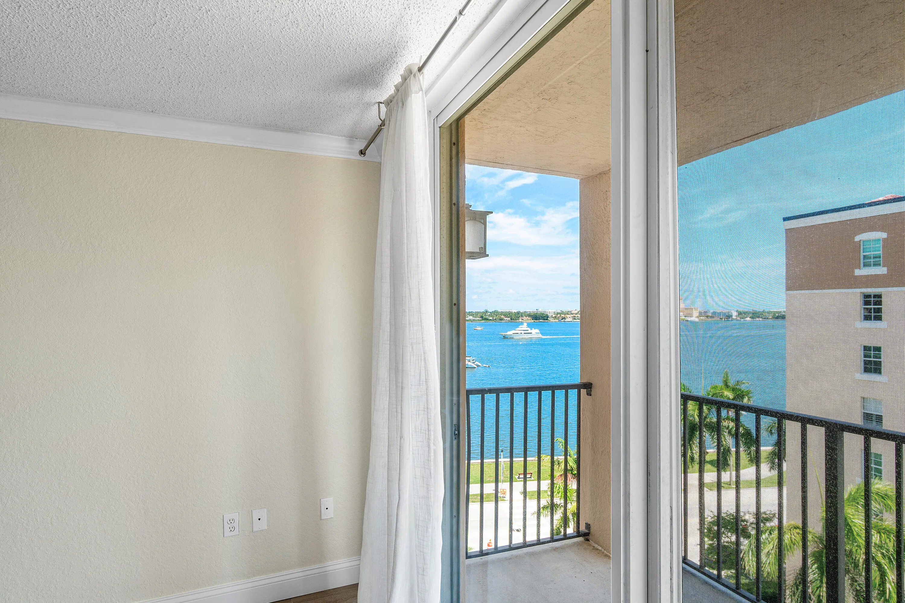 009-1801NorthFlaglerDrive-835-WestPalmBe