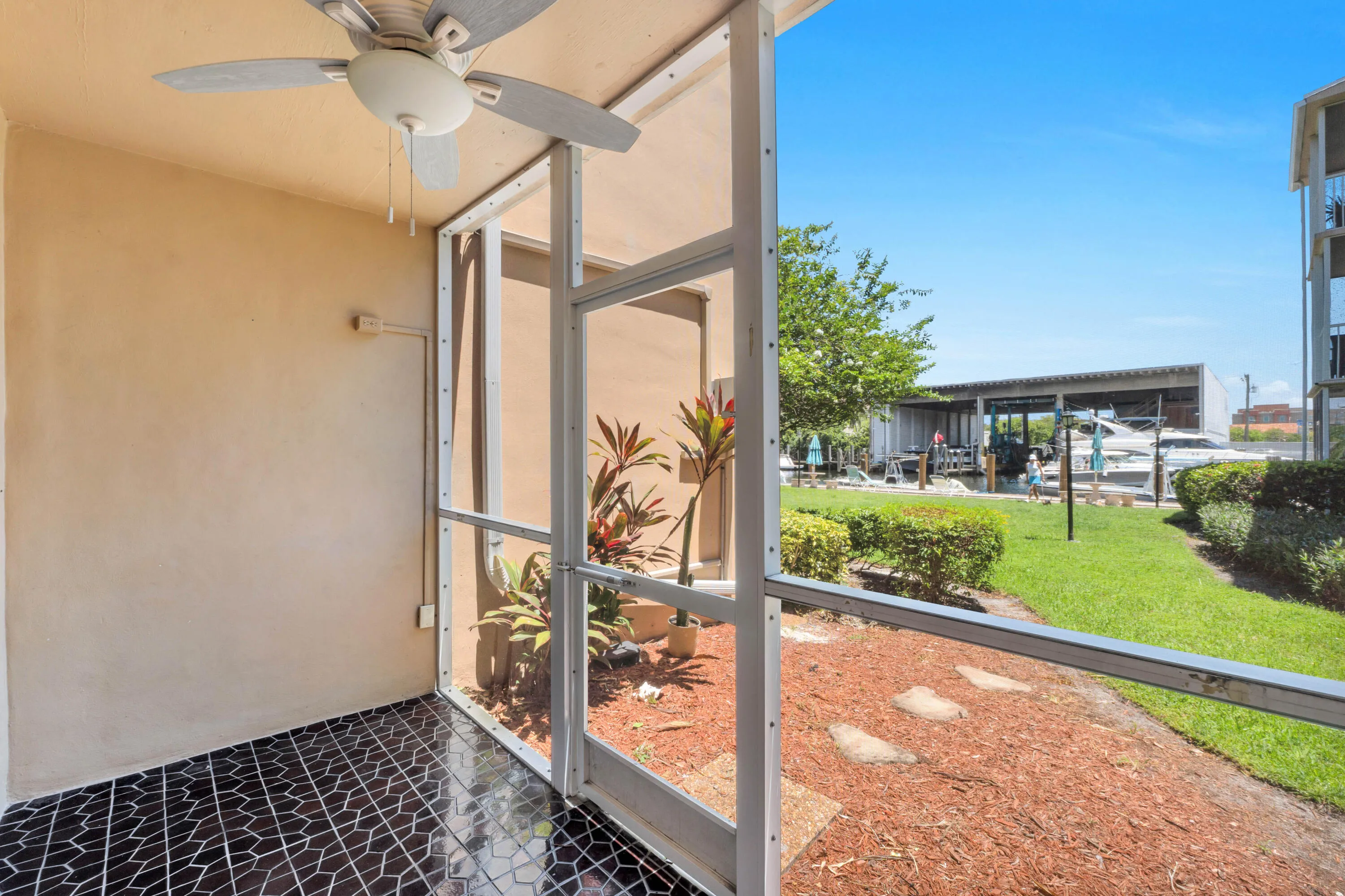 1510 SE 15th St-12